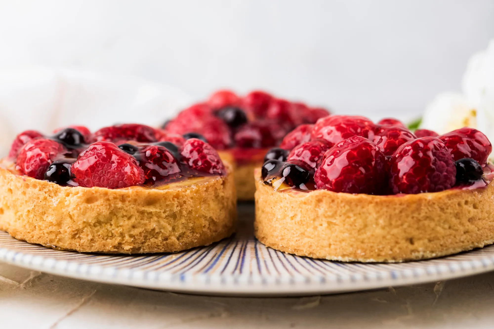 10 Mini Cheesecakes de Castanha com Frutas Vermelhas