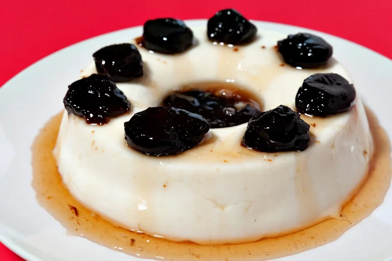 Pudim de Coco com Ameixa em Calda